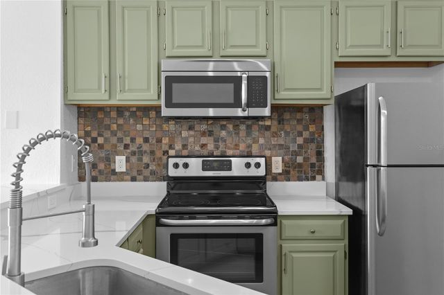 604 ARBOR LAKE LANE, Tampa, FL 33602