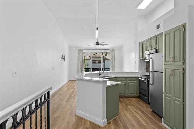 604 ARBOR LAKE LANE, Tampa, FL 33602