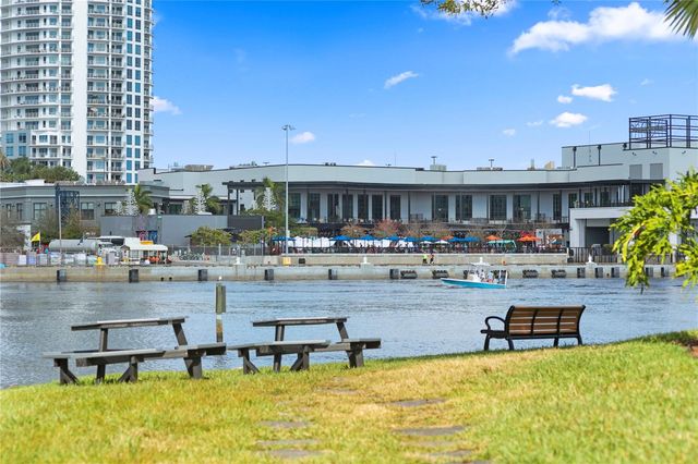 604 ARBOR LAKE LANE, Tampa, FL 33602