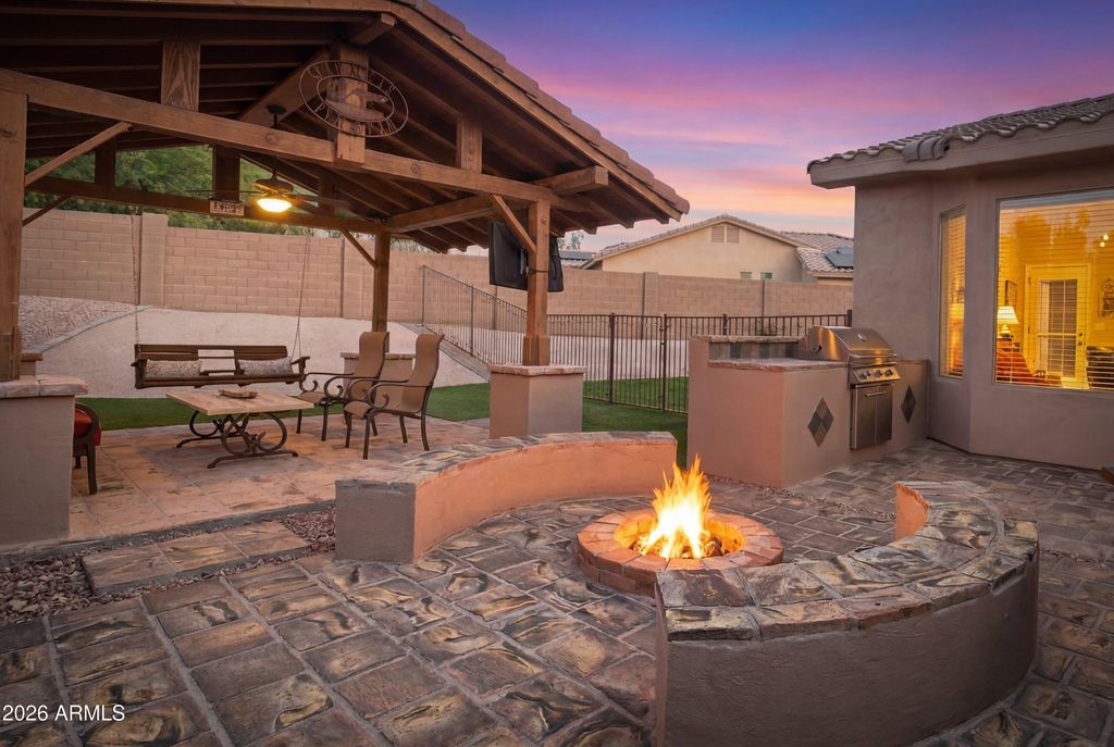 Image 4 of property listing at 6358 S VISTA POINT Circle, Gold Canyon, AZ 85118