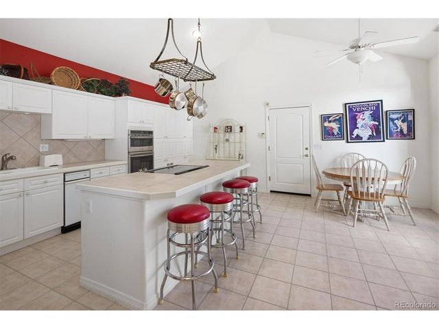 9827 Greensview Cir, Lone Tree, CO 80124