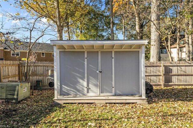 1237 Heathcliff DR, Virginia Beach, VA 23464