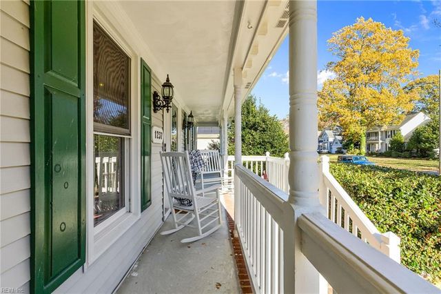 1237 Heathcliff DR, Virginia Beach, VA 23464