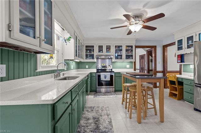 1237 Heathcliff DR, Virginia Beach, VA 23464