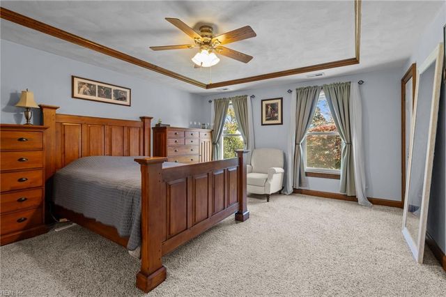 1237 Heathcliff DR, Virginia Beach, VA 23464