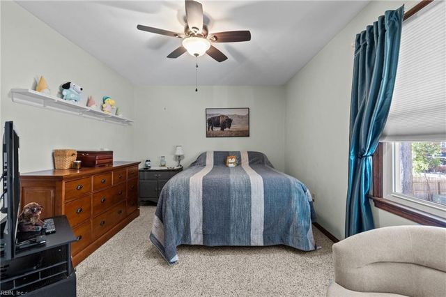 1237 Heathcliff DR, Virginia Beach, VA 23464