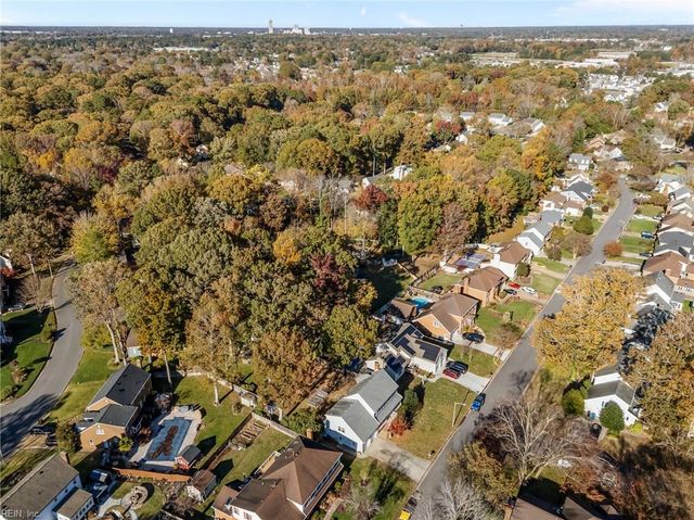 1237 Heathcliff DR, Virginia Beach, VA 23464