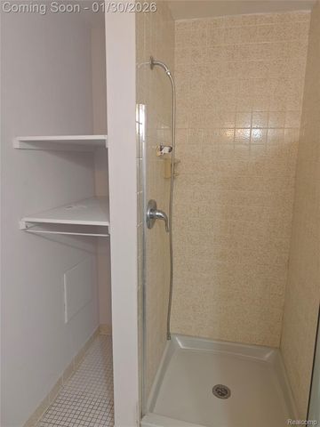 979 Kirts Boulevard, Troy, MI 48084