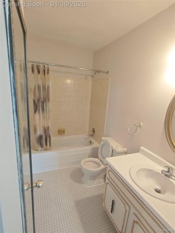 979 Kirts Boulevard, Troy, MI 48084