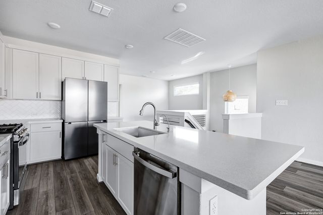 7910 needle, San Antonio, TX 78249