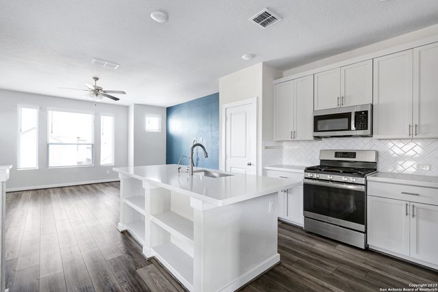 7910 needle, San Antonio, TX 78249