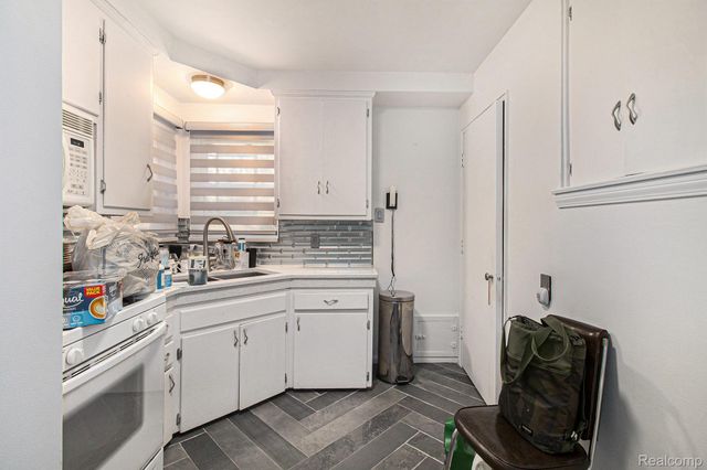 9609 Stout Street, Detroit, MI 48228