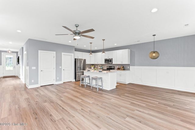 148 N High Point Road, Southport, NC 28461