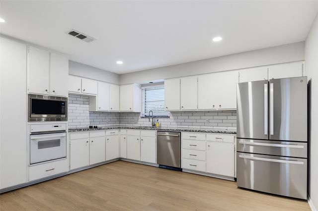 54 Legend Road, Benbrook, TX 76132