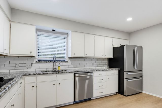 54 Legend Road, Benbrook, TX 76132