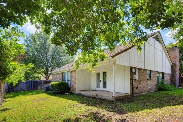 54 Legend Road, Benbrook, TX 76132