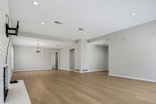 54 Legend Road, Benbrook, TX 76132