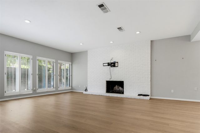 54 Legend Road, Benbrook, TX 76132