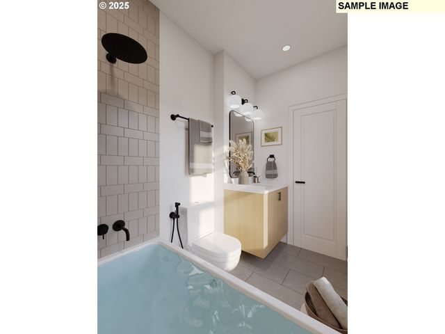 6037 Se TENINO St B, Portland, OR 97206