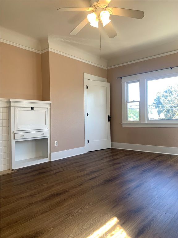 Image 10 of property listing at 2624 E 6th, Long Beach, CA 90814