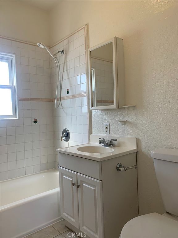 Image 13 of property listing at 2624 E 6th, Long Beach, CA 90814