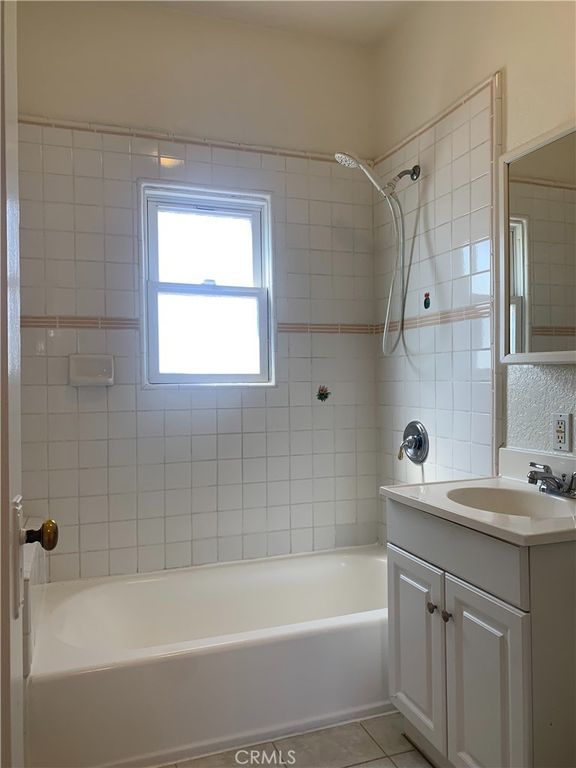 Image 14 of property listing at 2624 E 6th, Long Beach, CA 90814