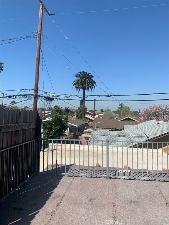 Image 25 of property listing at 2624 E 6th, Long Beach, CA 90814
