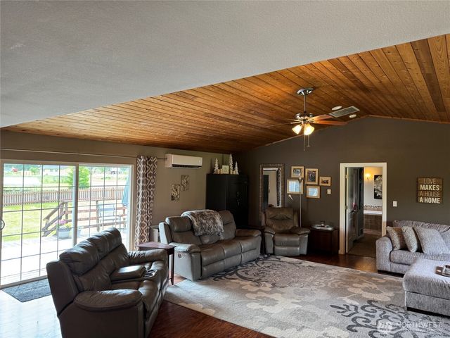 750 Chuckhole Way, Forks, WA 98331