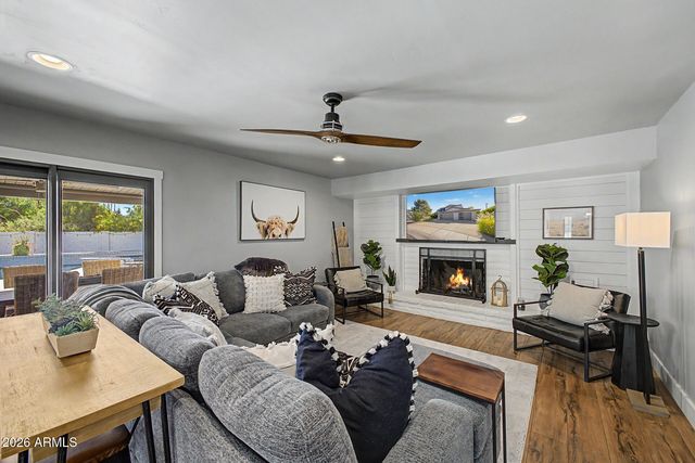2142 S ROGERS Street, Mesa, AZ 85202