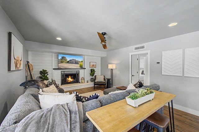 2142 S ROGERS Street, Mesa, AZ 85202