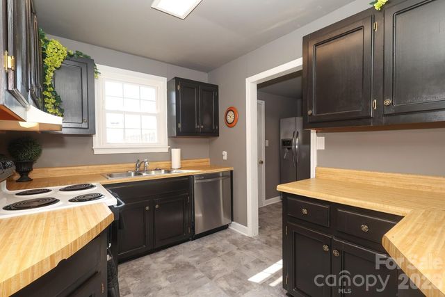 414 S Chester Street S, Blacksburg, SC 29702