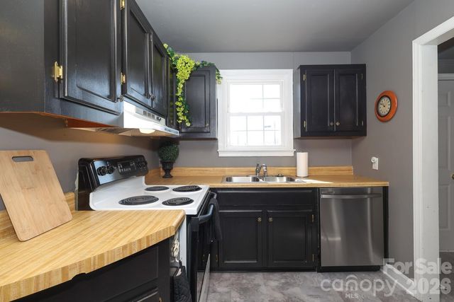 414 S Chester Street S, Blacksburg, SC 29702