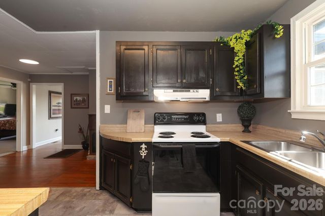 414 S Chester Street S, Blacksburg, SC 29702