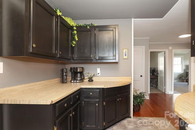 414 S Chester Street S, Blacksburg, SC 29702