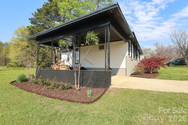 414 S Chester Street S, Blacksburg, SC 29702