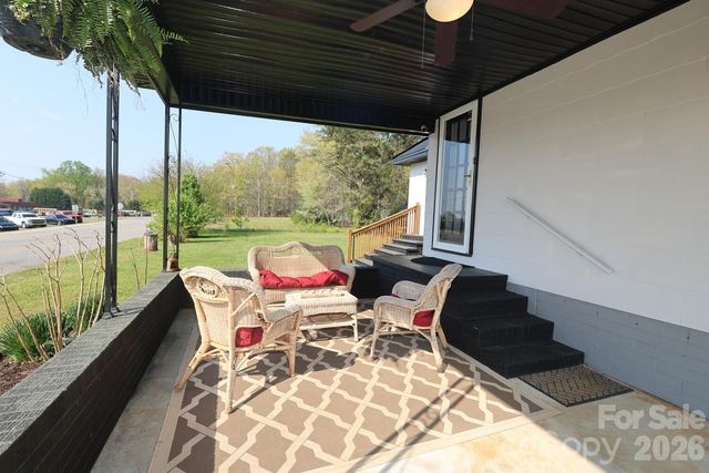 414 S Chester Street S, Blacksburg, SC 29702