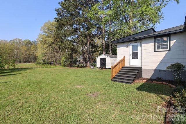 414 S Chester Street S, Blacksburg, SC 29702