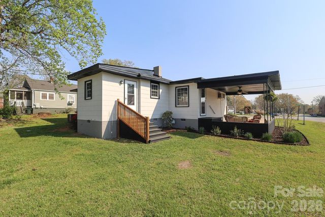 414 S Chester Street S, Blacksburg, SC 29702