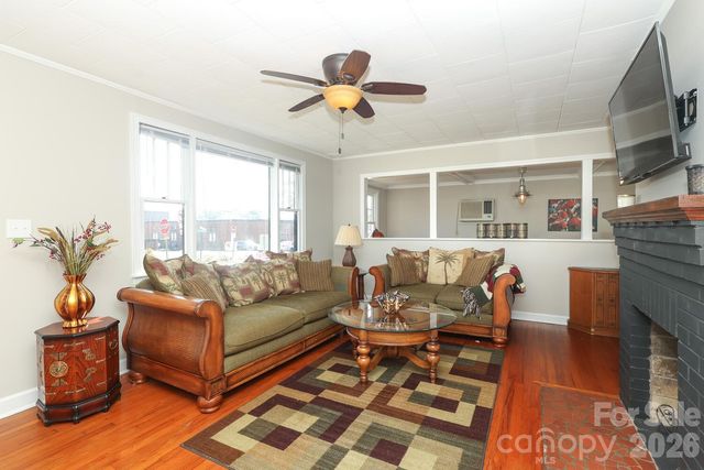 414 S Chester Street S, Blacksburg, SC 29702