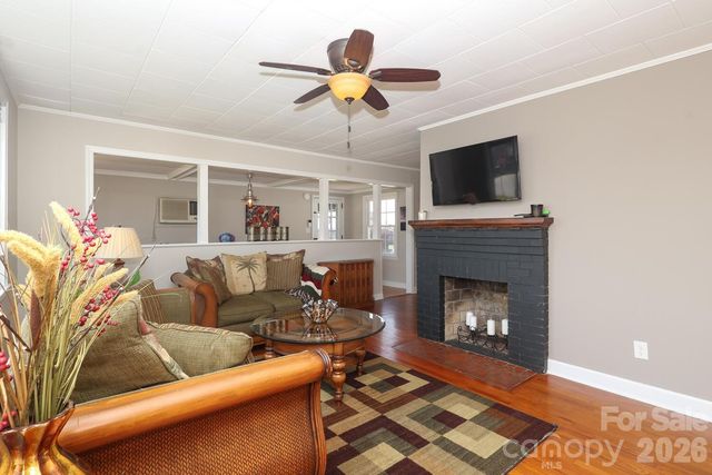 414 S Chester Street S, Blacksburg, SC 29702