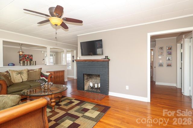 414 S Chester Street S, Blacksburg, SC 29702