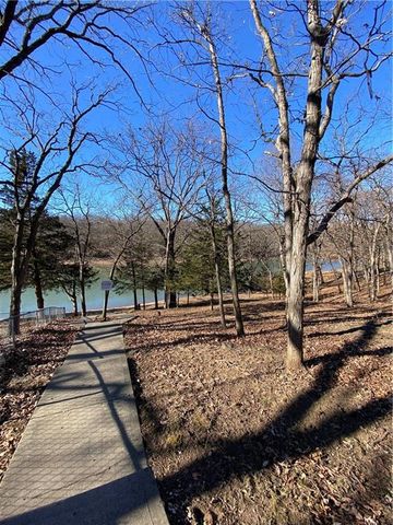 1152 S 105th Street, Edwardsville, KS 66111