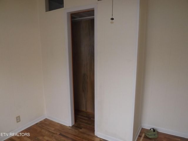 511 W IRON St, Lafollette, TN 37766