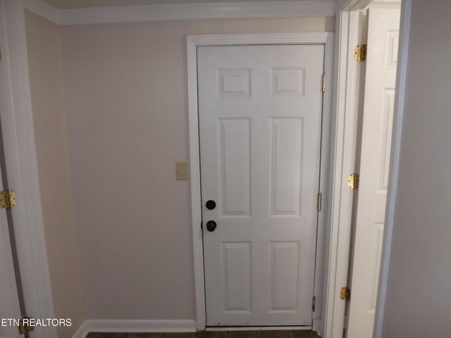 511 W IRON St, Lafollette, TN 37766