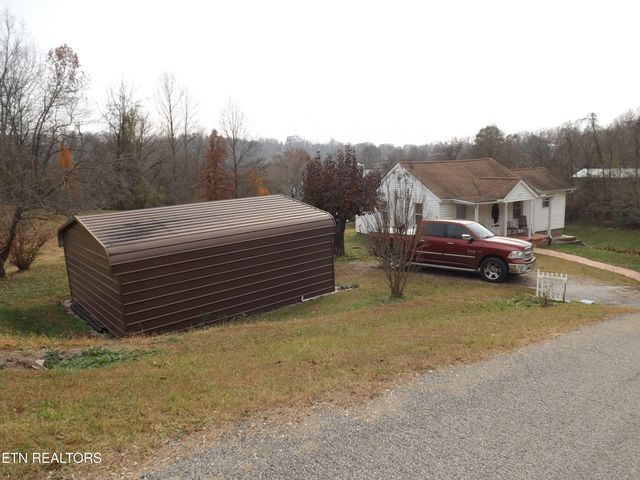 511 W IRON St, Lafollette, TN 37766