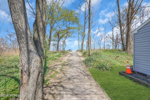 40 Golden Eye Lane, Port Monmouth, NJ 07758