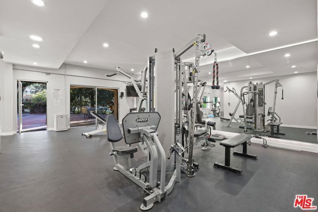 2700 Cahuenga Boulevard 2217, Los Angeles, CA 90068