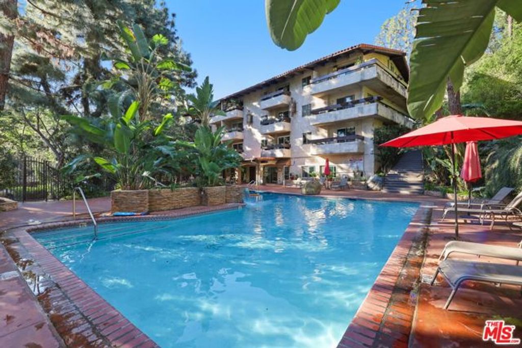 2700 Cahuenga Boulevard 2217, Los Angeles, CA 90068