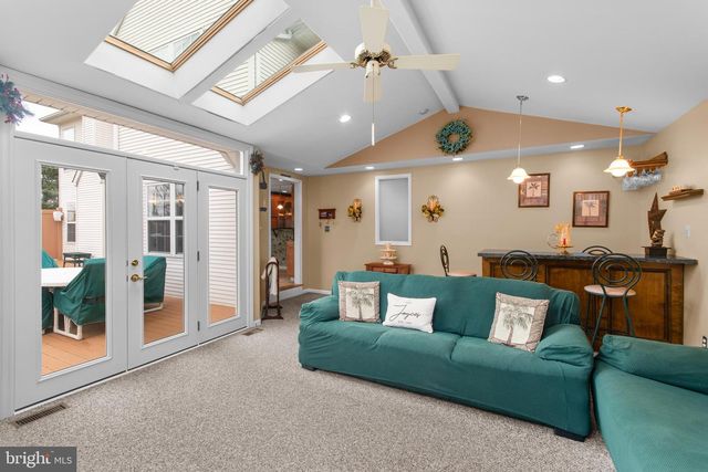 42 DEVON RD, Newtown, PA 18940