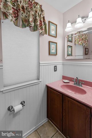 42 DEVON RD, Newtown, PA 18940